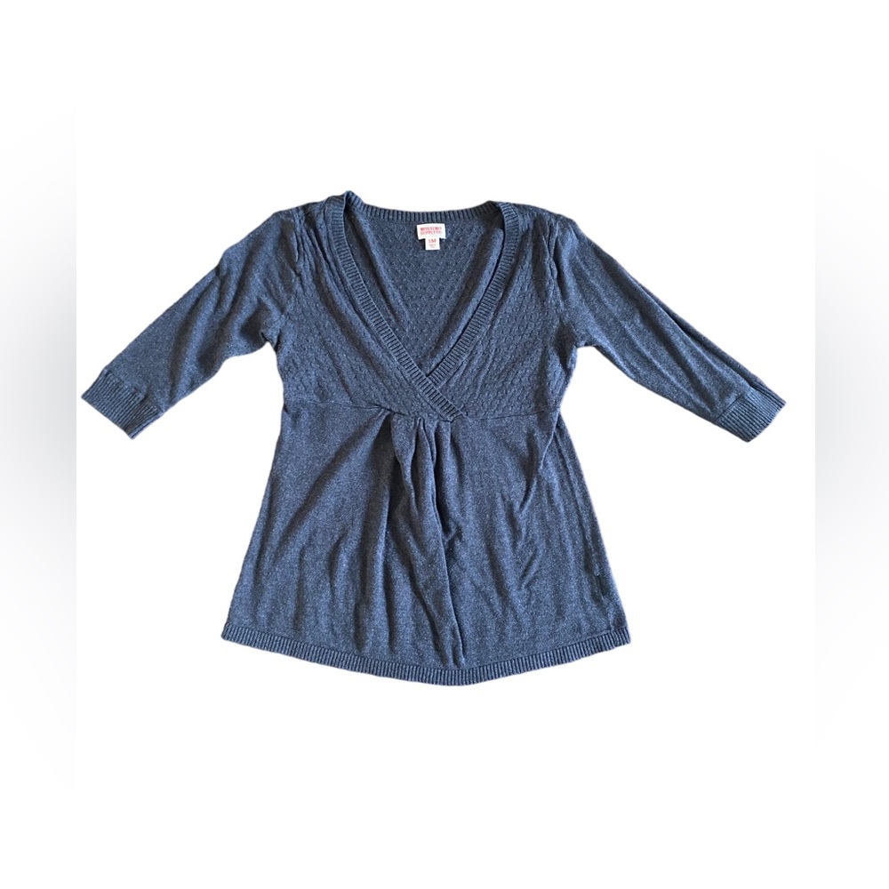 Adorable & Flattering Sweater! Medium
